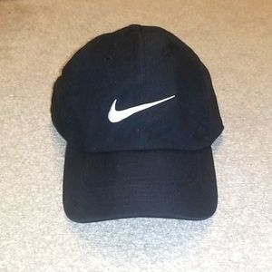 Black Nike dry-fit hat
